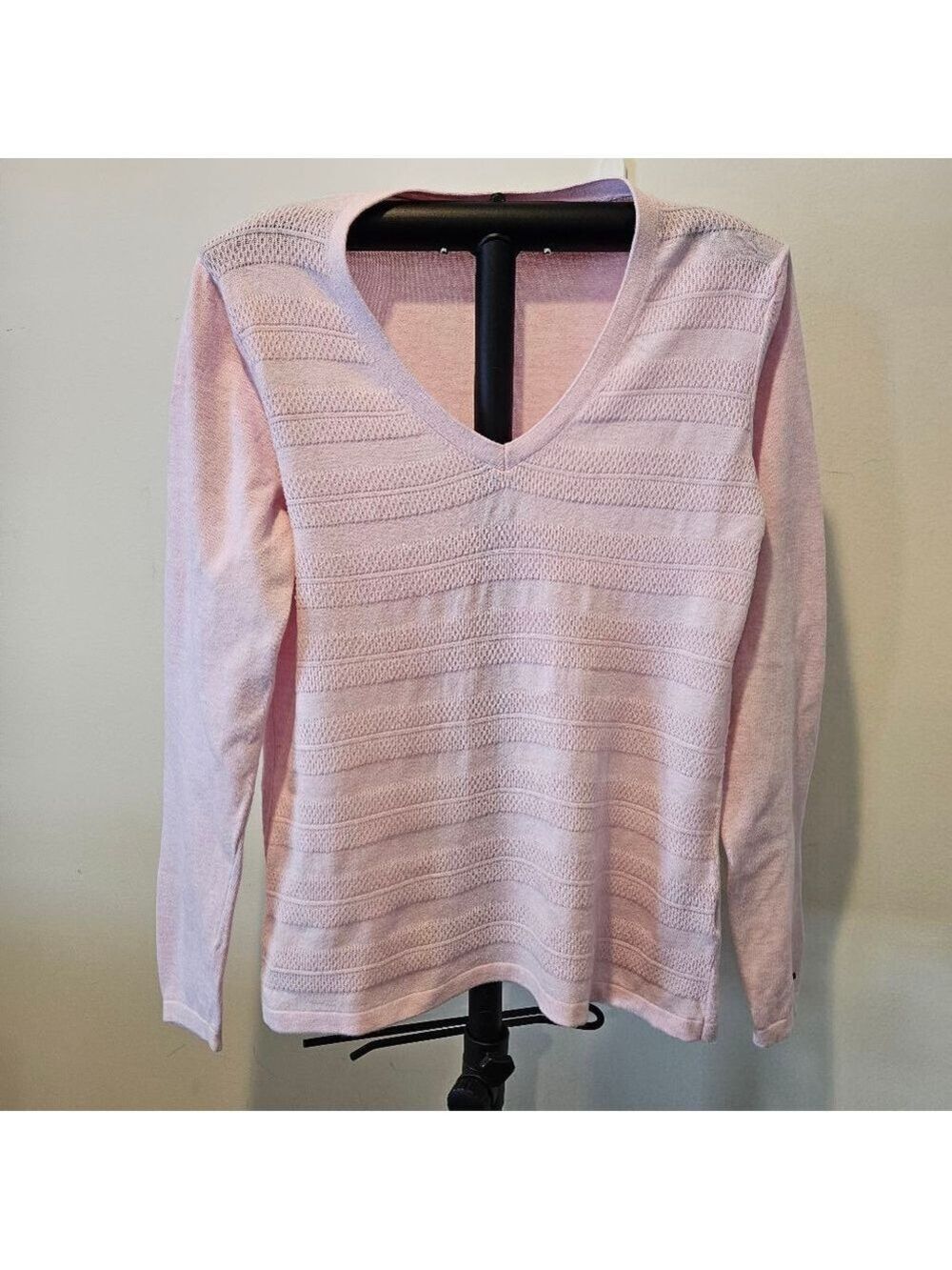 Women's Tommy Hilfiger V-Neck Knit Pulliver Sweater, M, Pink